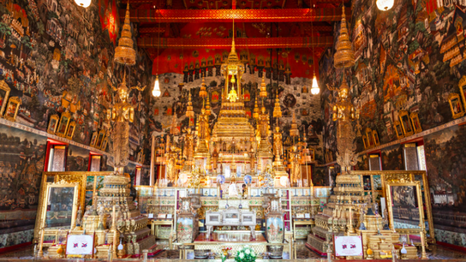 Emerald Buddha setting